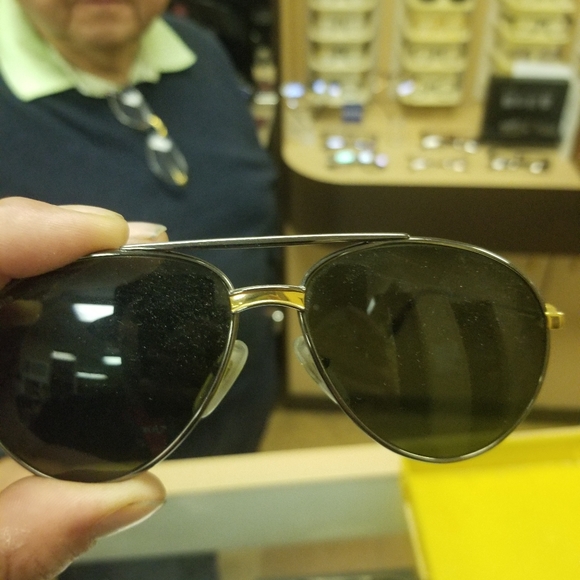 Ashton Martin vintage and modern sunglasses - Picture 4 of 4